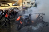 انتشال جثامين خمسة فلسطينيين قتلوا بقصف اسرائيلي شرق خانيونس