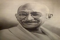 اتهام غاندي بالتمييز وتكريس نظام الطوائف في الهند