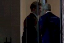 تفتيش جون كيري ذاتياً قبل إجتماعه مع السيسي