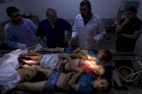 مصابون من قطاع غزة يتحدثون عن مآسيهم في مستشفيات القدس