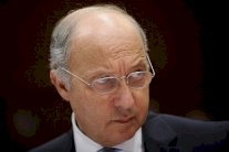 فابيوس ردا على الاعتراض على بيع ميسترال الى موسكو: يجب احترام العقود الموقعة