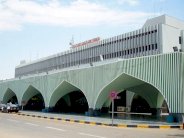 مسلحون يمنعون رئيس الوزراء الليبي من السفر من مطار معيتيقة