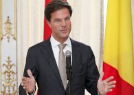 رئيس الوزراء الهولندي يطلب من أوكرانيا وقف المعارك قرب موقع تحطم الطائرة