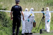 الشرطة البريطانية: حل لغز مقتل المانع بيد 11 شخصًا!