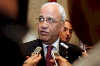  عريقات يلتقي مشعل ووزير الخارجية القطري في الدوحة