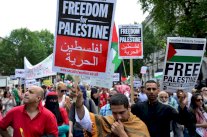 آلاف المتظاهرين في فرنسا تضامنا مع الفلسطينيين وتنديدا باسرائيل