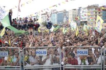 تجمع حاشد لانصار اردوغان في اسطنبول قبل اسبوع من الانتخابات