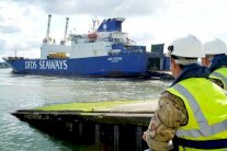 بريطانيا تحرق ترسانة كيميائي بشّار 