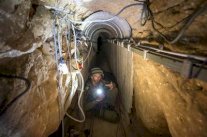 الخوف من الأنفاق يدفع الاسرائيليين للهرب من بلدات محاذية لغزة