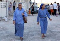 موجة نزوح جماعي جديدة من مناطق مسيحية في الموصل اثر قصف تنظيم الدولة الاسلامية