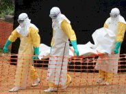 اول مصاب بايبولا ينقل الى اوروبا يصل الى مدريد وحالة طوارئ في ليبيريا 