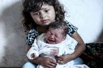 الولادة في قطاع غزة معاناة من نوع آخر 