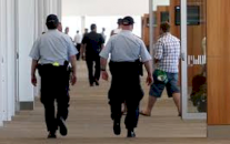 شبان يتعرضون لحافلة تقل تلاميذ من اليهود في أستراليا