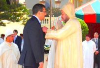 الملك محمد السادس يوشح الزميل حاتم البطيوي بوسام رفيع 