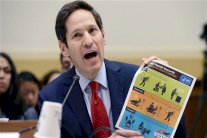 الإصابات بأيبولا في الولايات المتحدة حتمية بسب السفر جوًا