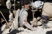 مقتل عشرة أشخاص بينهم أفراد عائلة في قصف على حلب