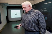 مصمم السلاح الذي قُتل به بن لادن يصنع مسدسًا ذكيًا