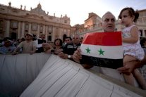 الفاتيكان يؤيد الضربات الأميركية في العراق ويرفضها في سوريا