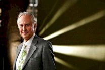 دوكينز: المؤمنون المعتدلون يساهمون في تأجيج التطرف