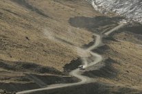 44 قتيلا في حادث لحافلة تقل سياحًا صينيين في التيبت