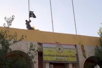 بارزاني يقيل قادة عسكريين وحزبيين ويحيلهم للتحقيق