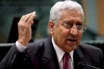 النسور يدافع عن التعديلات 