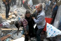 فلسطينيو الضفة يدعمون غزة بتبرعات قياسية