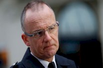 رئيس مكافحة الإرهاب البريطاني: دلونا على الإرهابيين!