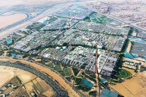 وفد من الكونغرس الأميركي يزور مدينة مصدر بأبو ظبي