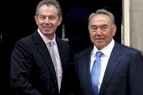 منظمة حقوقية: توني بلير وقح ومشين!