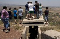 مقاتلو المعارضة السورية يسيطرون على معبر القنيطرة 