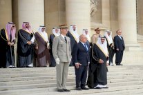 الأمير سلمان في باريس لبحث تسليح لبنان وتهديد المتطرفين