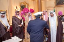 الأمير سلمان يلتقي المبتعثين العسكريين إلى فرنسا