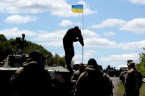 وصول الرئيس الاوكراني الى ماريوبول شرق اوكرانيا