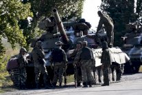 بوروشنكو: آمر الجيش بوقف إطلاق النار 