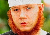 ذوو الشعر الاحمر أكثر ميلًا للتطرف الإسلامي 