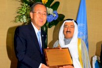 خليفة بن زايد ومحمد بن راشد يهنئان أمير الكويت