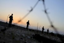  اربعة الاف شخص في جنازة سجين فلسطيني بالضفة الغربية