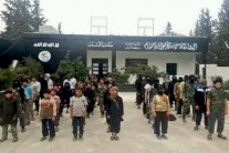 أطفال داعش ينفذون مهمات التنظيم الانتحارية