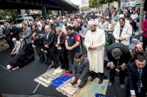 مسلمو ألمانيا يصلّون من أجل السلام ورفض الحقد