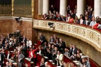 المعارضة اليمينية الفرنسية: استعدنا السيطرة على مجلس الشيوخ