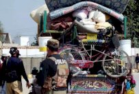 مقتل 21 شخصا في غارات ومعارك في معاقل طالبان باكستان