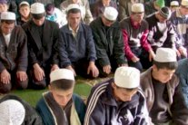 مفتي طاجيكستان يصدر فتوى تعتبر انتقاد الحكومة 