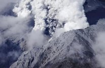 أكثر من ثلاثين شخصًا توقف قلبهم بعد البركان في اليابان