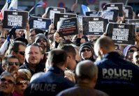 تظاهرات في العديد من مدن العالم تضامنا مع فرنسا