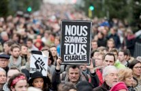 آلاف الاشخاص يبدأون التجمع ضد الارهاب في باريس