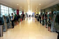 100 مليون مسافر عبر مطارات الامارات في 2014