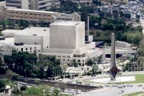 دار الاوبرا في دمشق تنفض عنها غبار الحرب