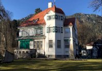 هنا بنى السلطان قابوس مدينة خليجية