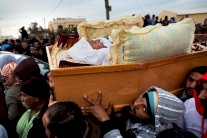 تشييع بدوي توفي خلال مواجهات مع الشرطة الاسرائيلية